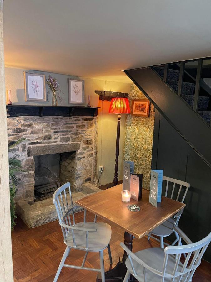 The Fountain Inn & Riverside Restaurant Okehampton Exterior foto