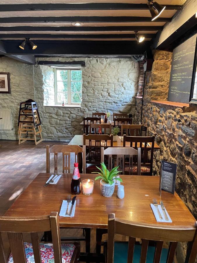The Fountain Inn & Riverside Restaurant Okehampton Exterior foto